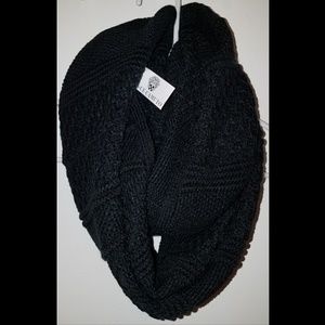 New Vince Camuto Black Infinity Scarf Soft Knit